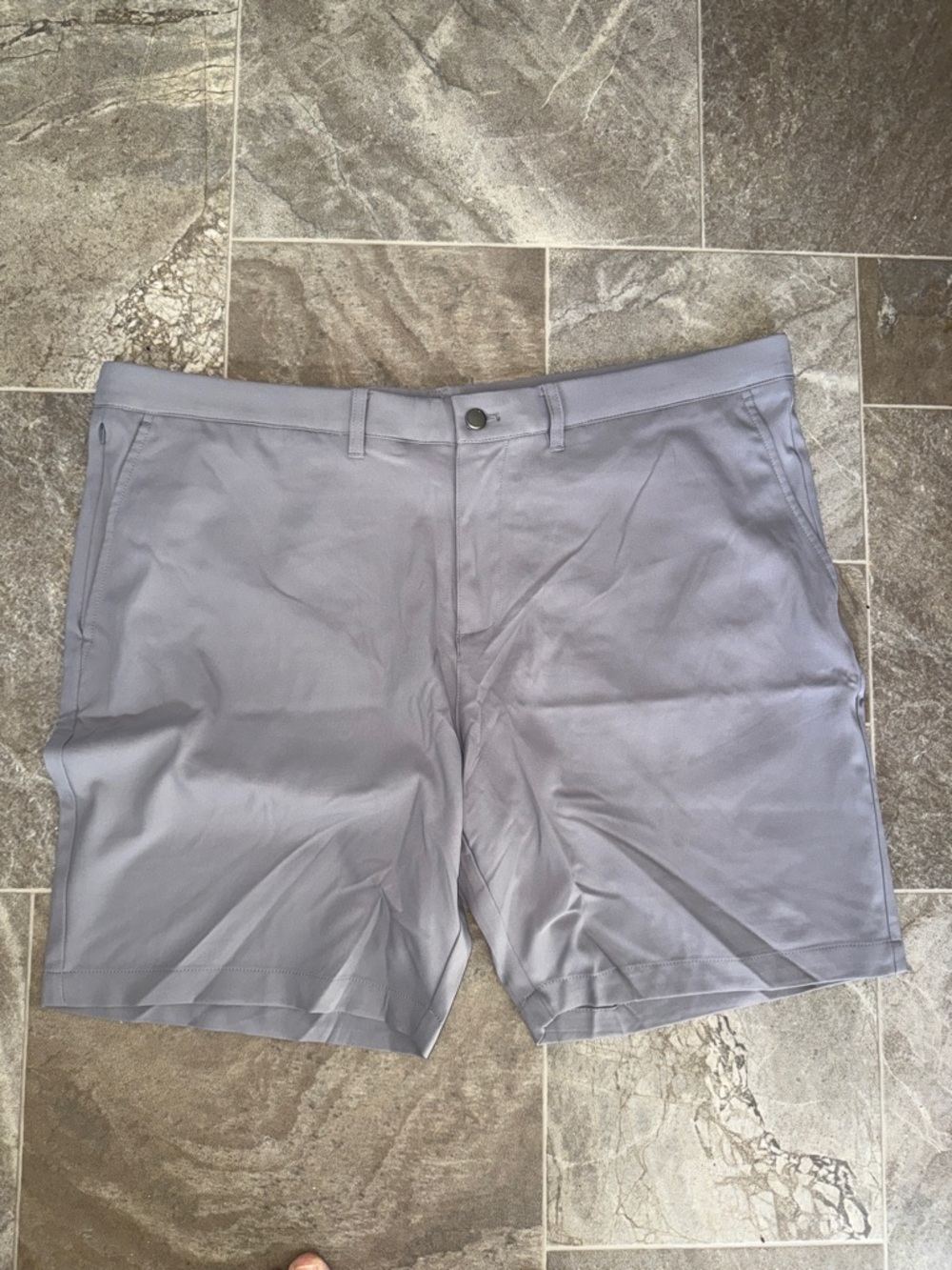 Kirkland Signature Men's grey Flat Front comfort waistband Shorts size 42 in NWT